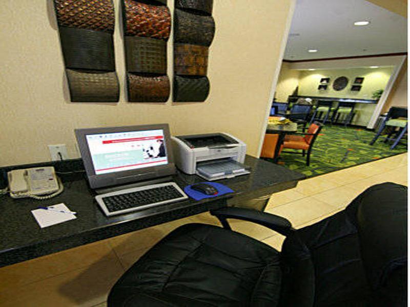 Fairfield Inn & Suites Kansas City Airport Экстерьер фото
